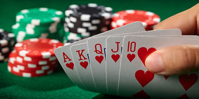 Nhiều lợi ích nhận được khi chọn chơi Poker tại BK8